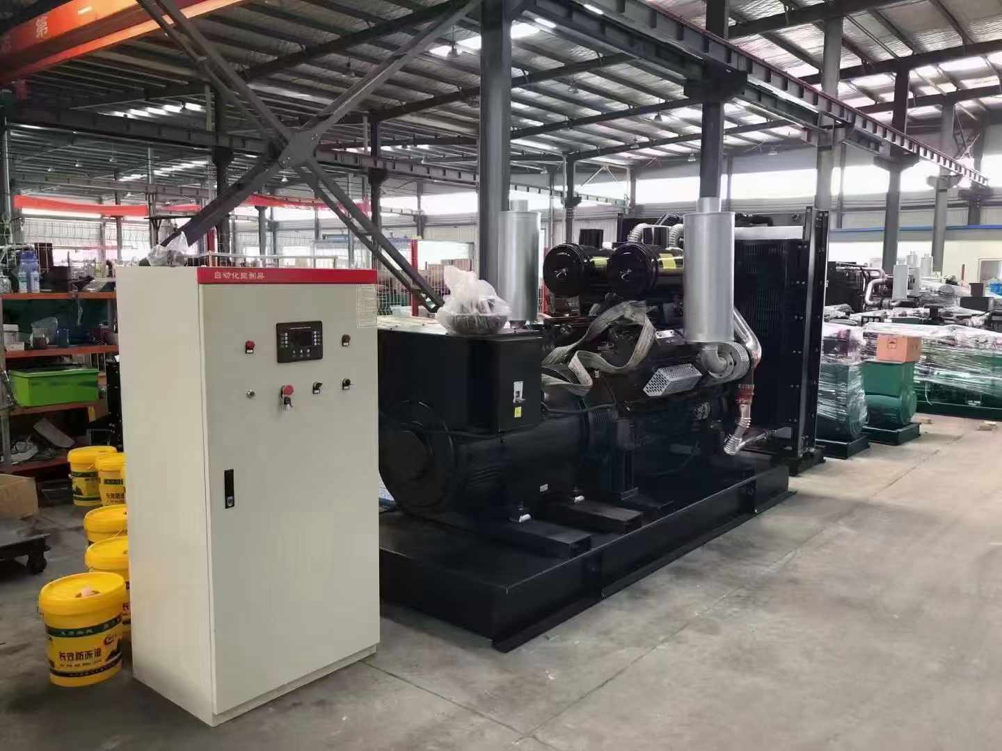 栾川柴油发电机运行时的噪音和振动水平如何?
